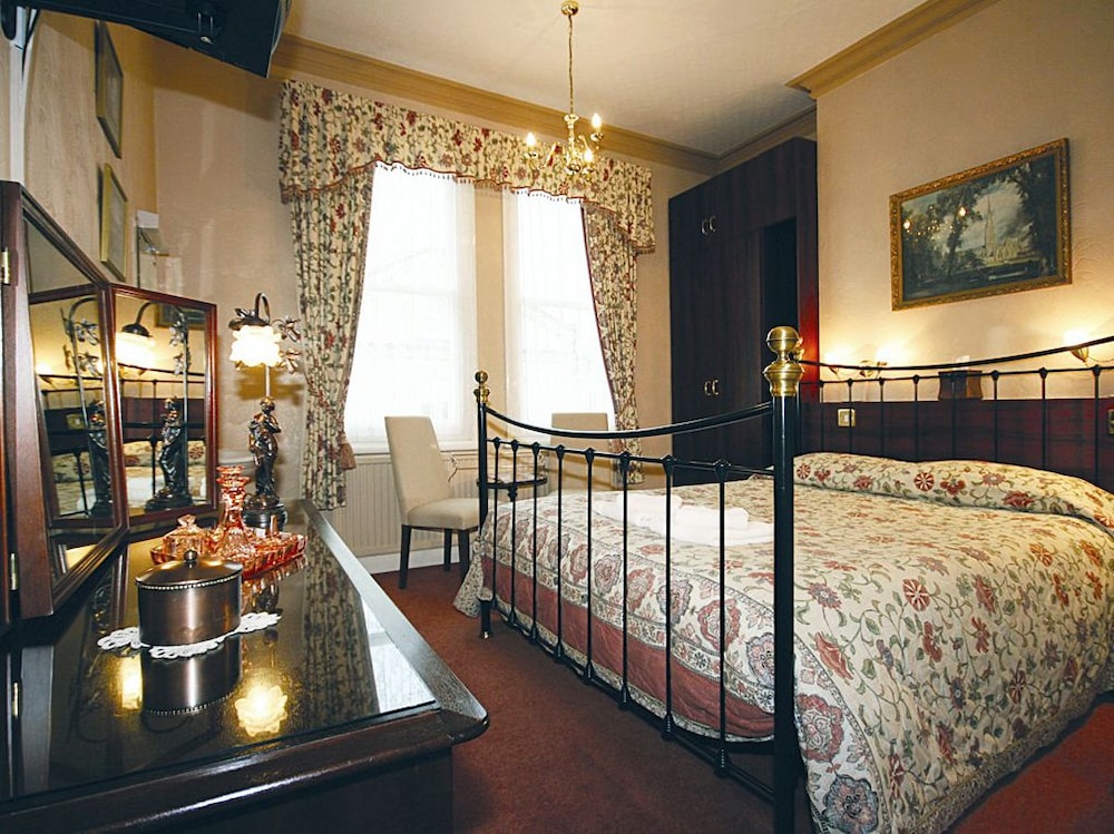 The Farthings Guest House 54/70
