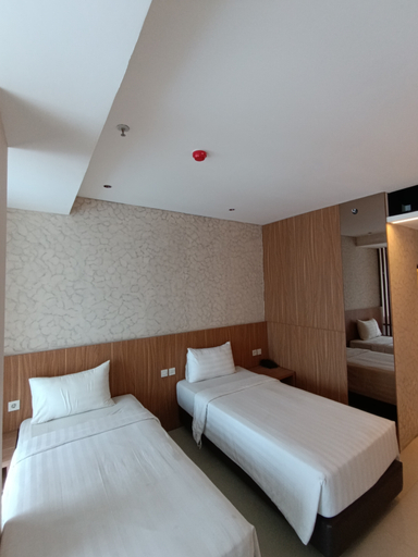 WYNS Hotel Bandung 2/10