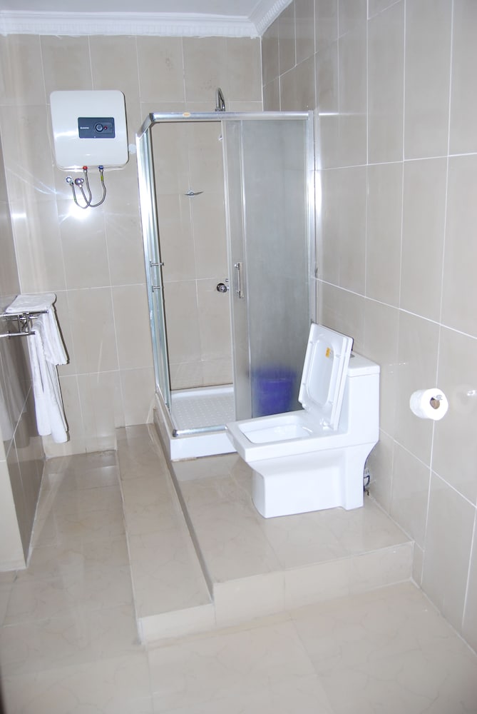 3j Apos S Hotel Ltd 17/64