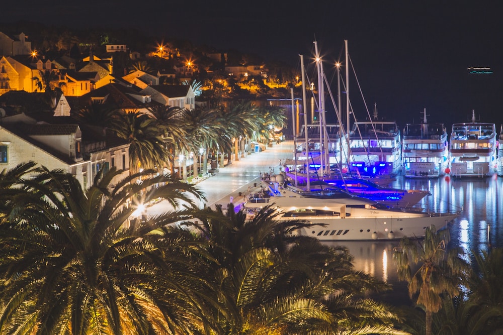 HOTEL PARK HVAR 74/76