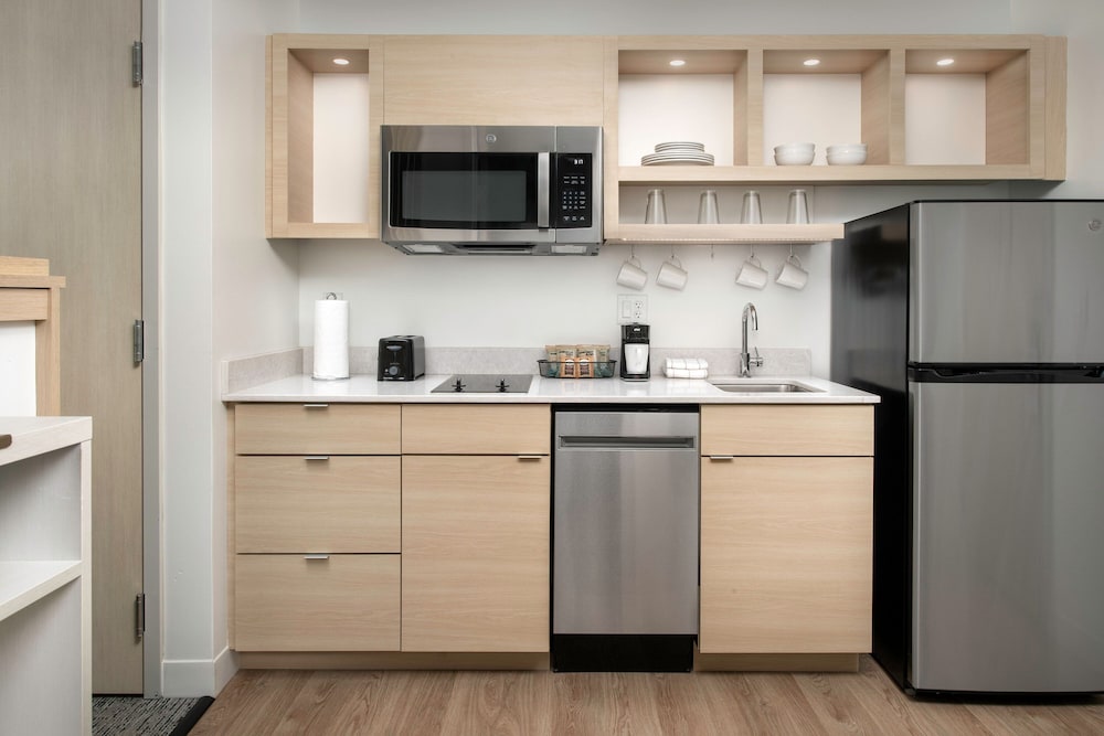 TownePlace Suites by Marriott Cincinnati Mason 6/28