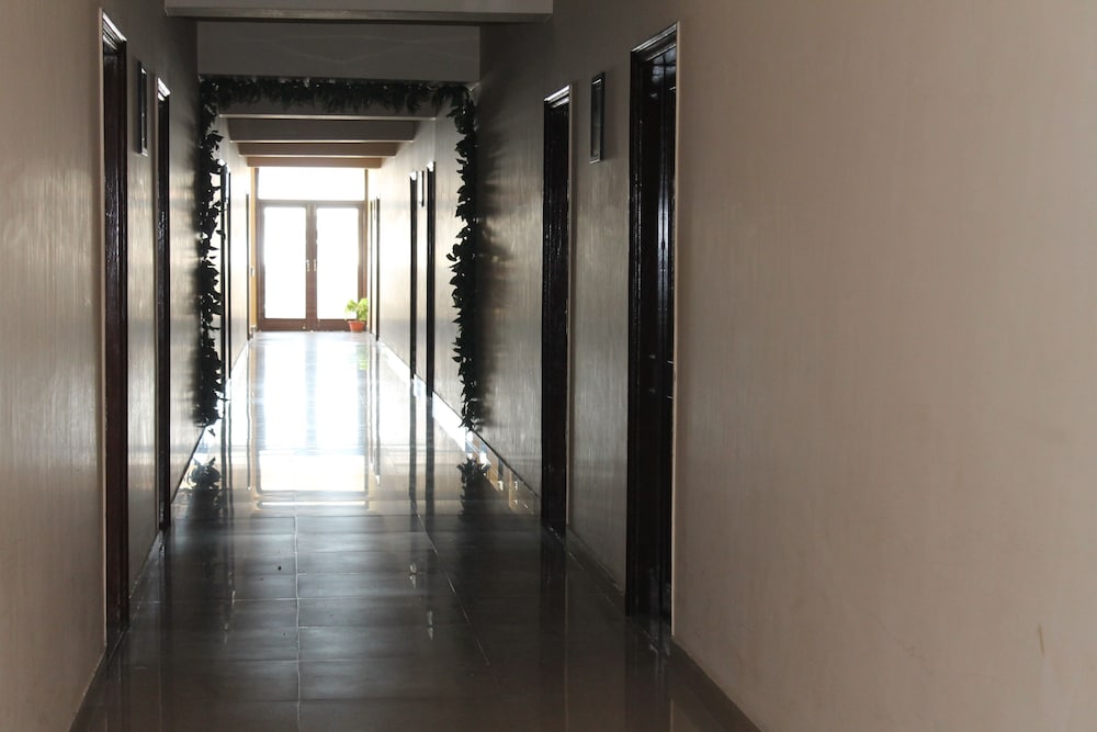 Hotel Maiden Residency 33/50