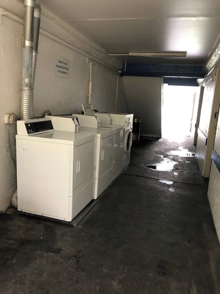Motel6 Daytona Beach, FL - Speedway 19/57