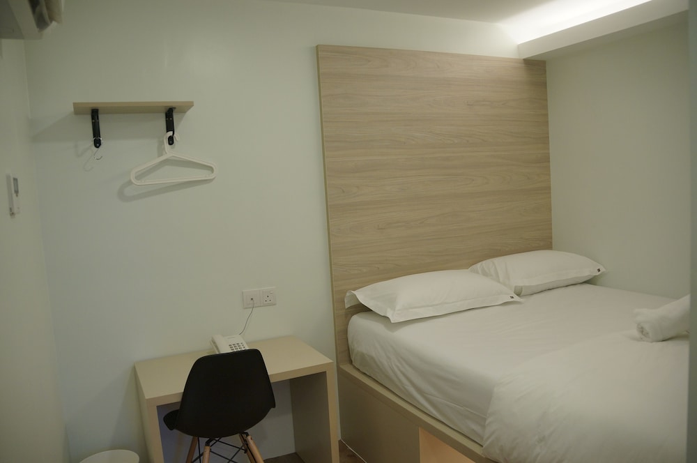 STANDARD, DOUBLE BED