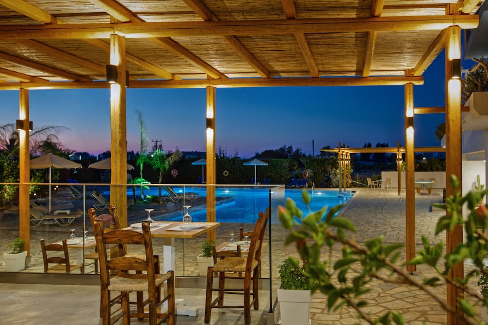 Oasis Beach Hotel - Adult Only 20/50
