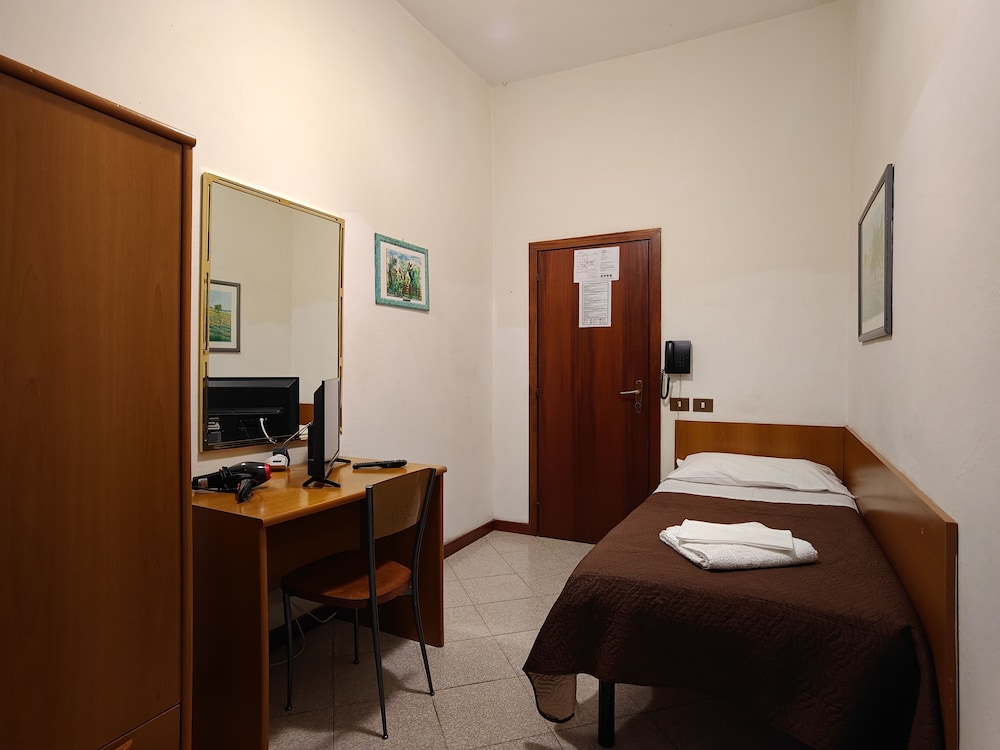 Hotel Albergo Italia 29/33