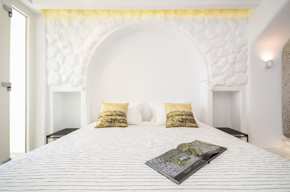 JUNIOR SUITE, KING BED, SEA VIEW, GROUND FLOOR