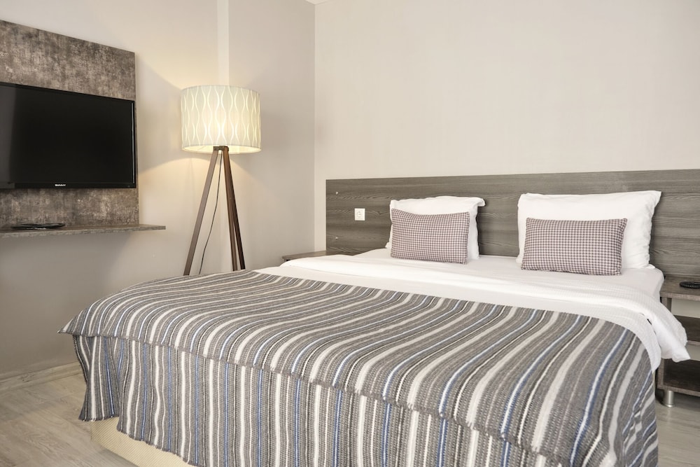 The Breeze Hotel 37/60
