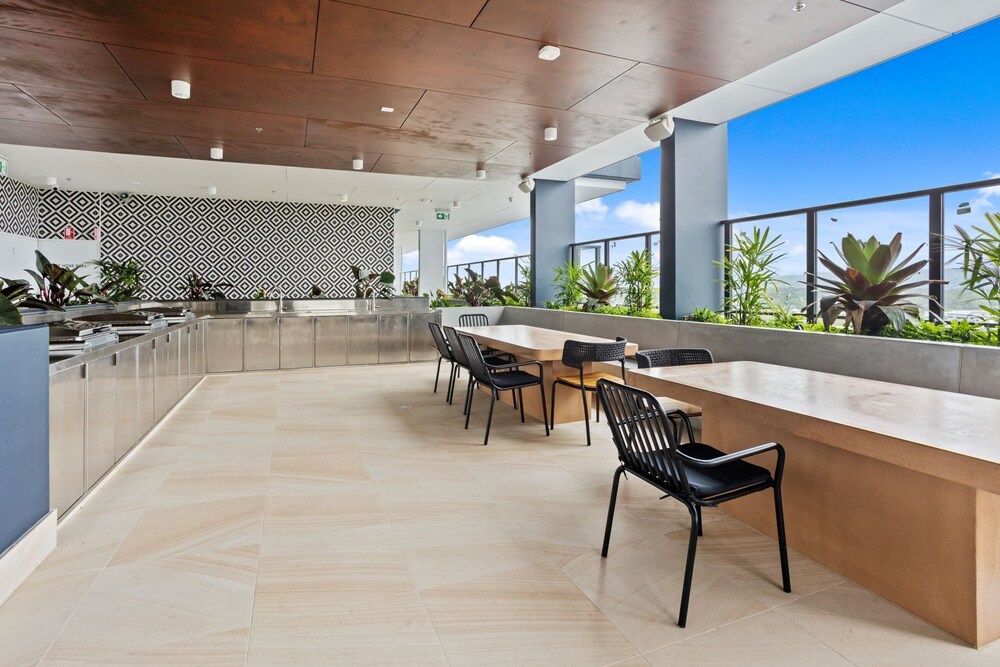 TRYP by Wyndham Southport Gold Coast 45/56