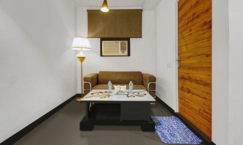 Treebo Trend Oak Tree 23/35