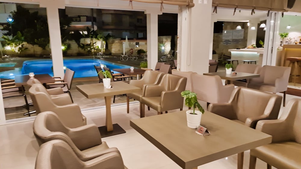 SARANTIS HOTEL 44/69