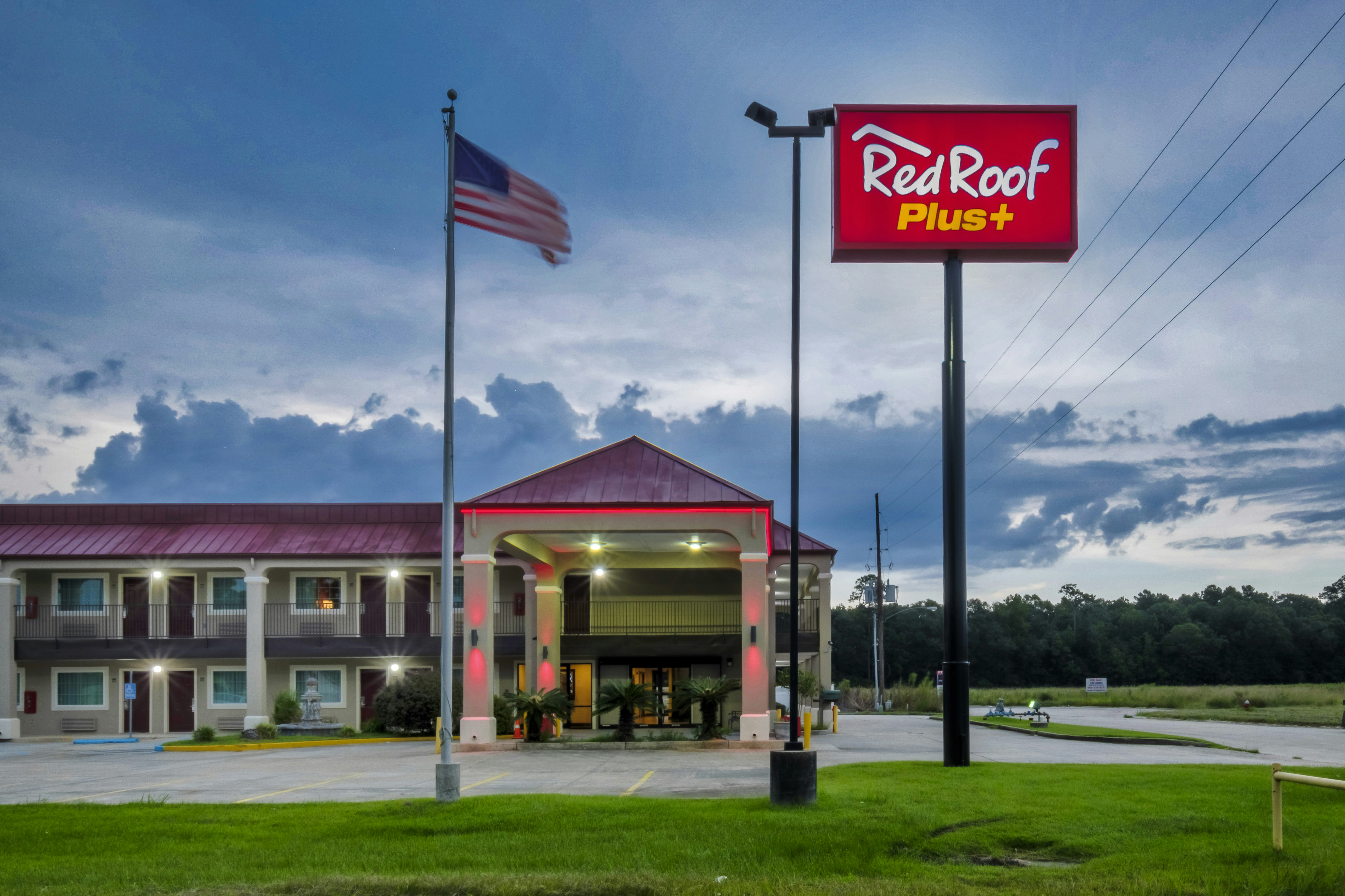 Red Roof PLUS+ Hammond 2/16