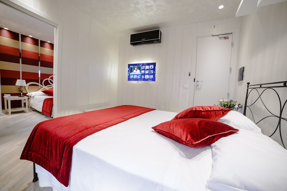 2 BEDROOMS, FAMILY SUITE
