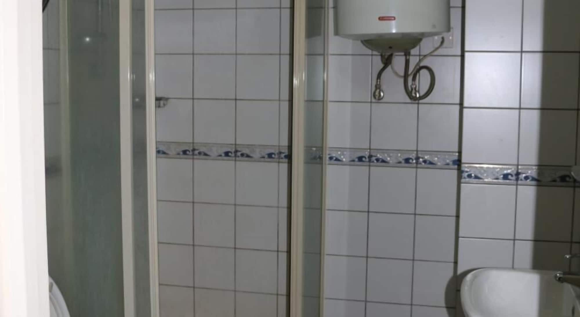 BUSINESS, EXECUTIVE, DOUBLE BED