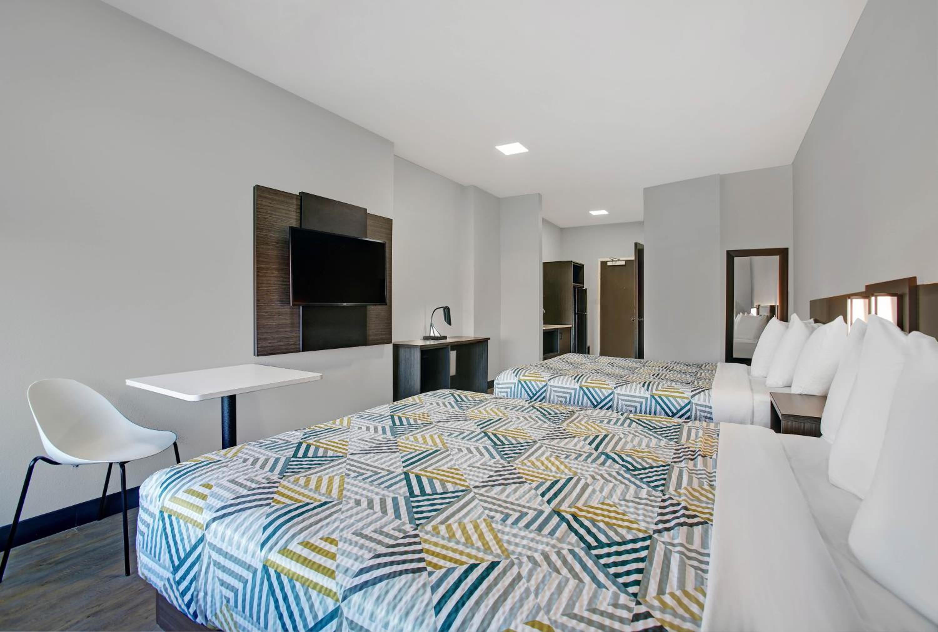 Room, 2 Queen Beds, Accessible, Motel6 Monahans, TX 5/8