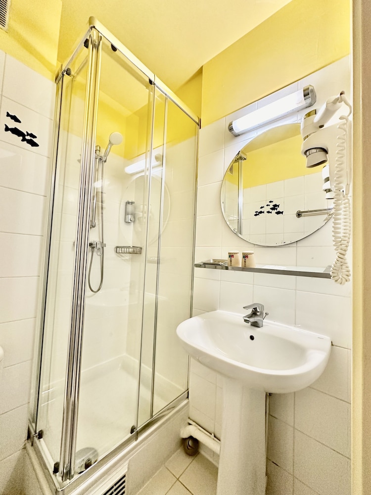 Hotel Bellevue Montmartre 42/48