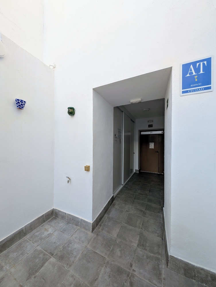 Apartamentos Jerez 76/77
