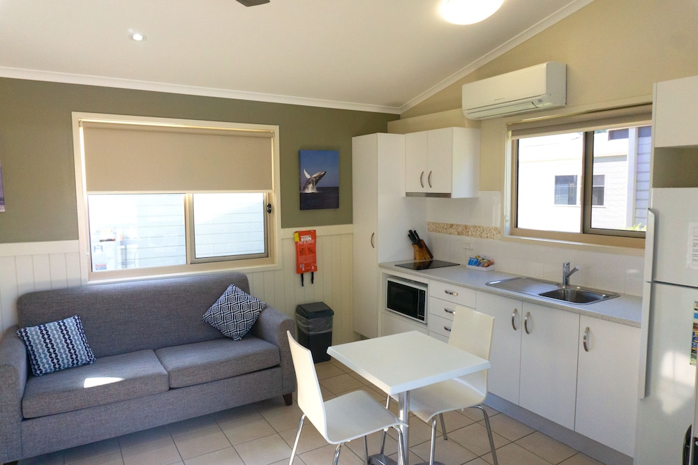 HALIFAX HOLIDAY PARK 34/67