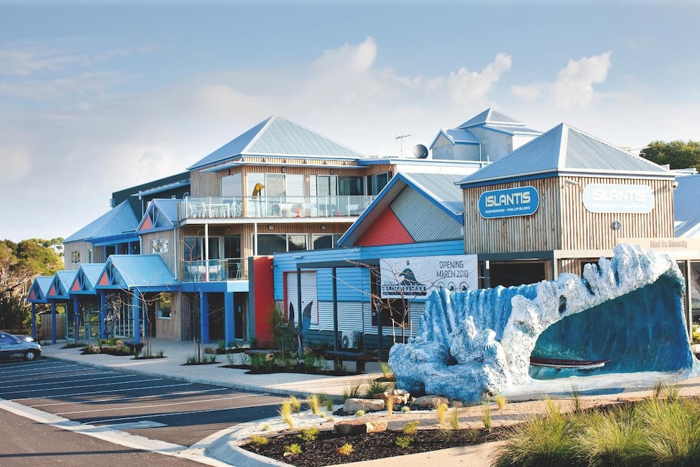 THE ISLAND ACCOMMODATION 4/69