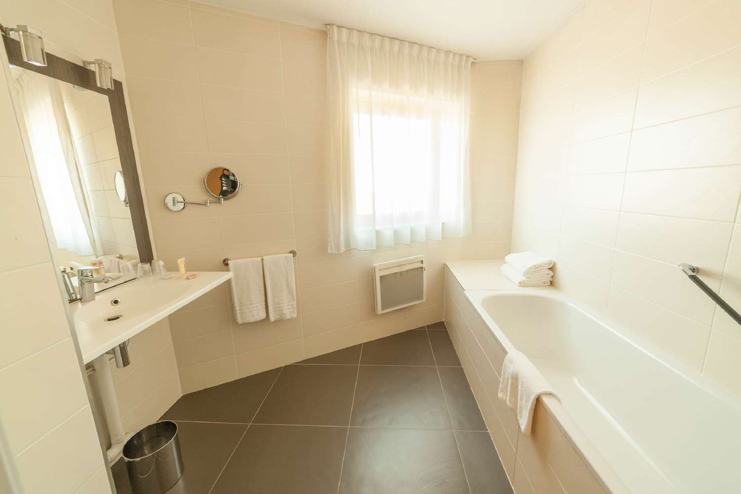 Best Western Plus Palais Des Congres 33/33