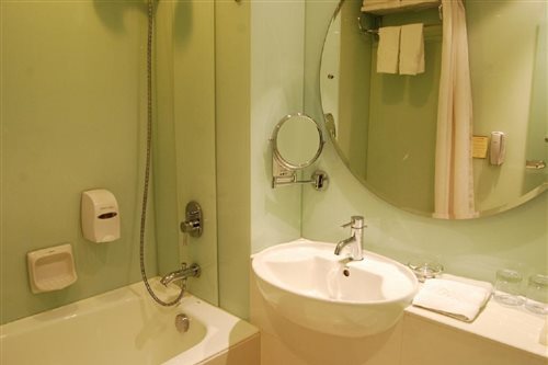 Wharney, Deluxe, Double or Twin Bed