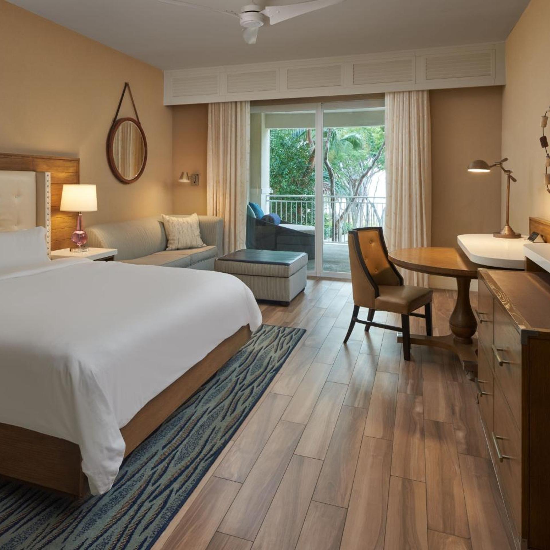 Guest Room, King Bed, Partial Bay View, Balcony