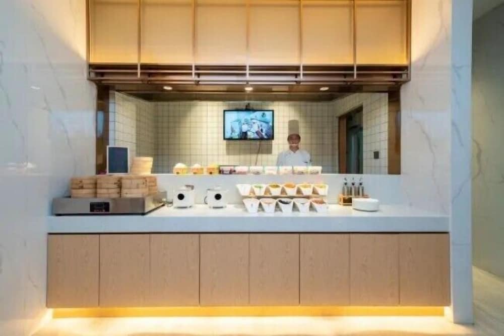 Vienna Hotel (Shenzhen Meilin) 4/36