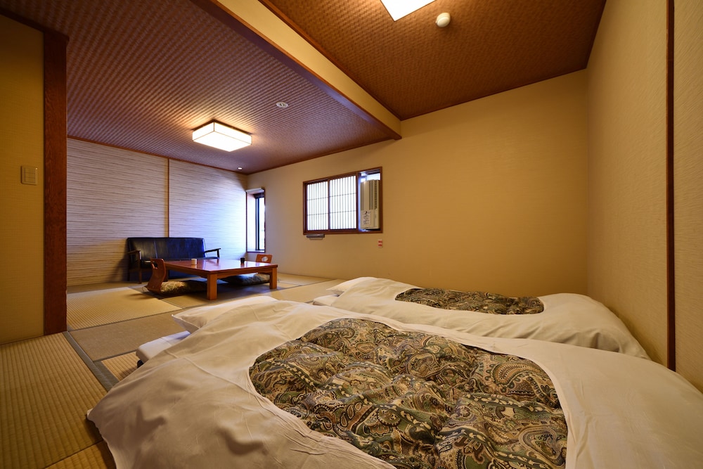 Kusatsu Onsen Ryokan Yoshinoya 12/67
