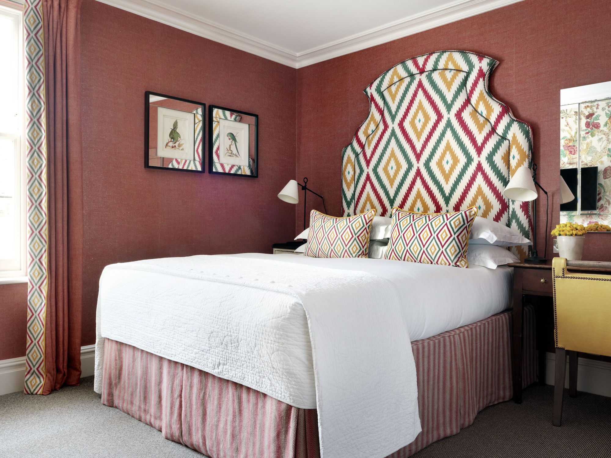 ROOM, DOUBLE BED