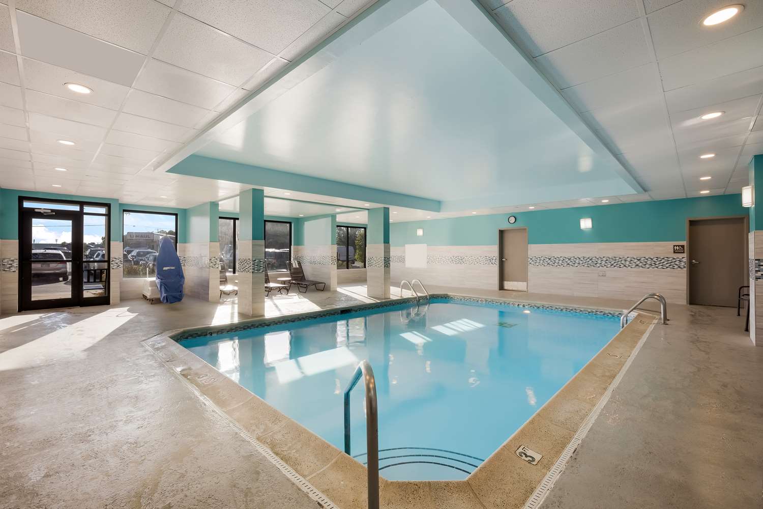 swimming pool spa