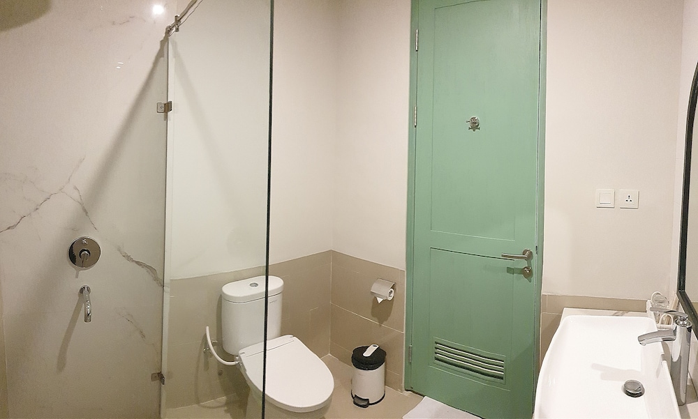 Jambuluwuk Thamrin Hotel 61/62
