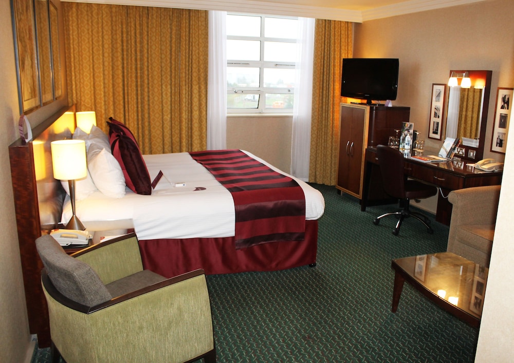 Crowne Plaza Liverpool John Lennon Airport 19/82