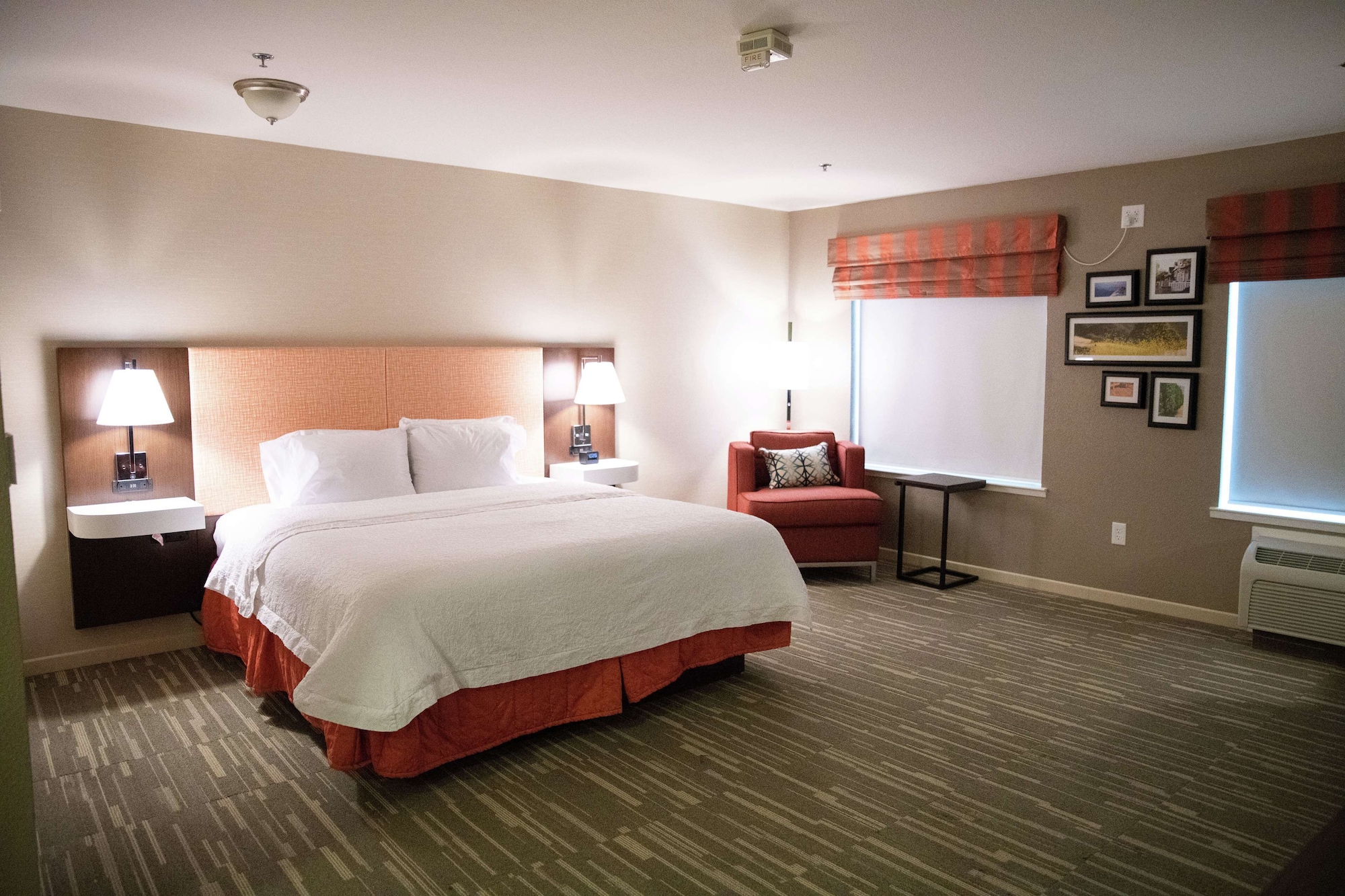 STUDIO, KING BED, ACCESSIBLE