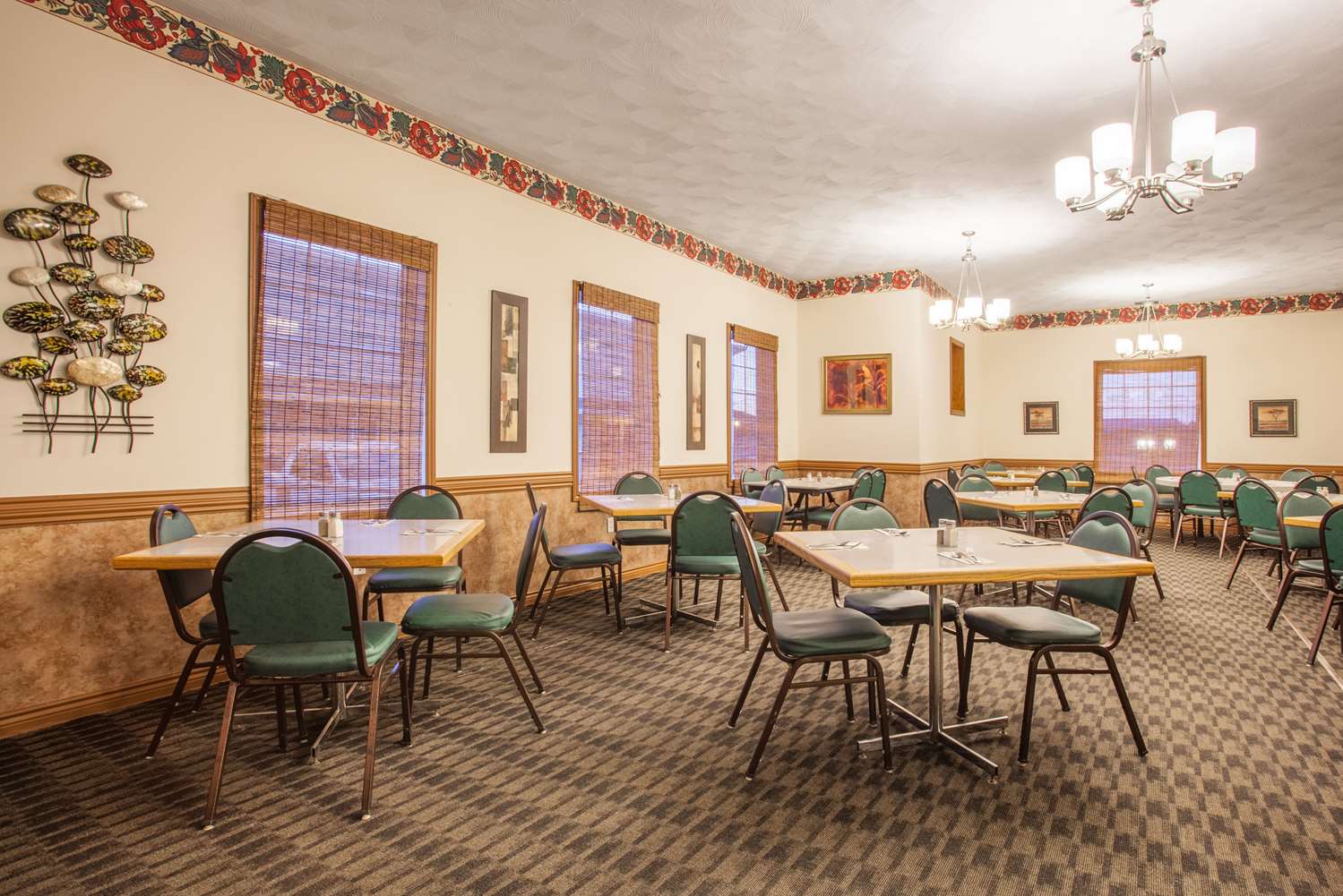 Knights Inn Woodstock 30/37