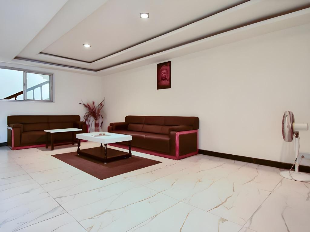 Hotel Aditya Palace 43/47