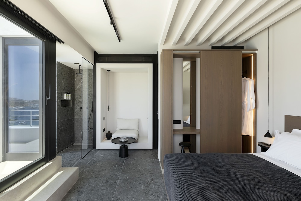 CUBIC Mykonos Seafront Design Suites 57/58