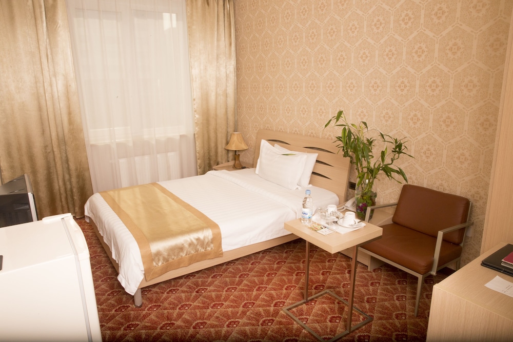Springs Hotel 53/83