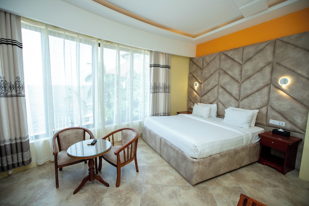 Malaika Beach Resort 5/50