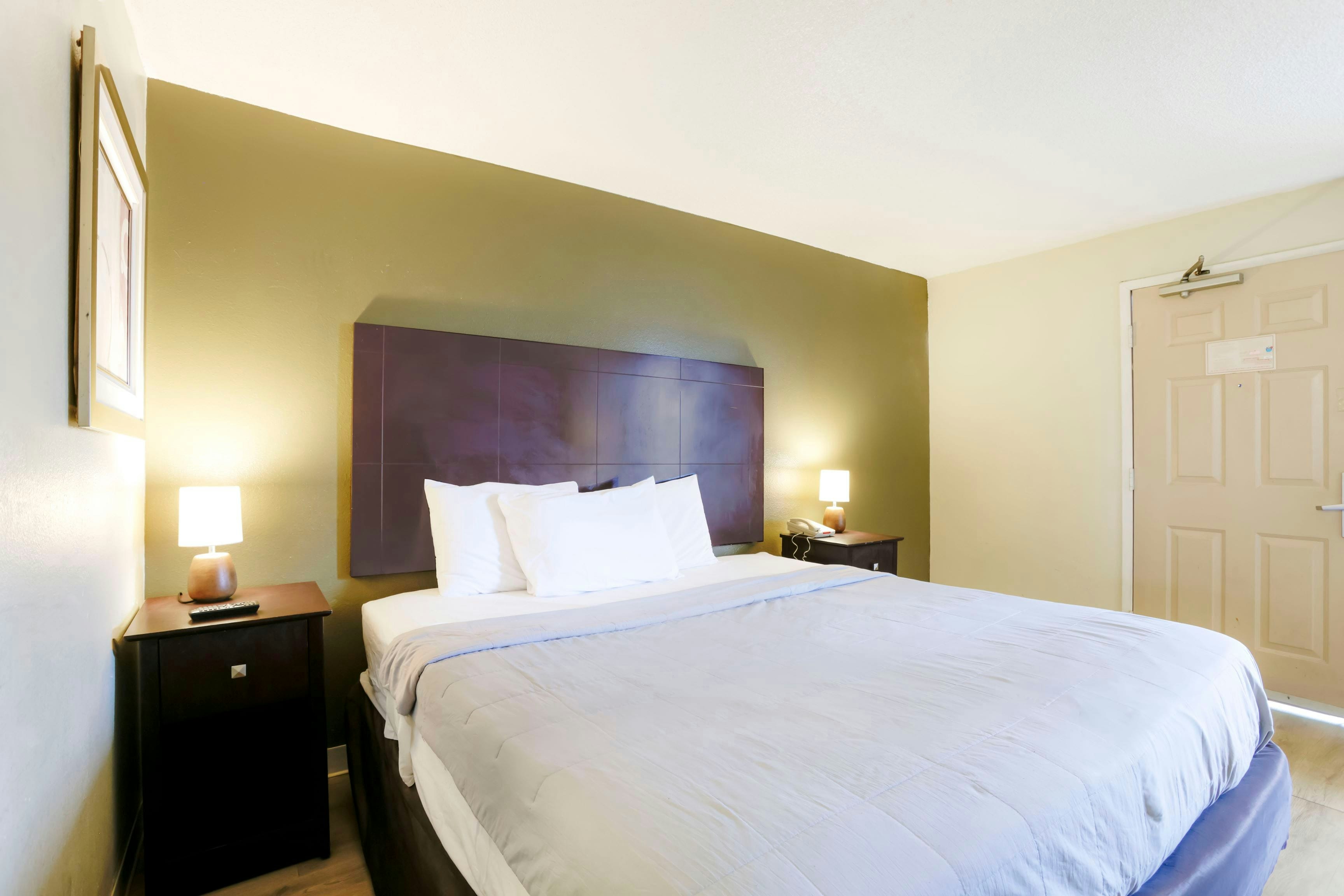 Copley Inn & Suites By OYO Akron OH 45/74