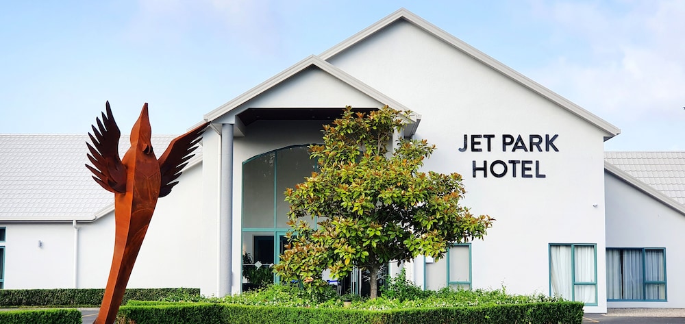 JetPark Hamilton Airport in Ohaupo