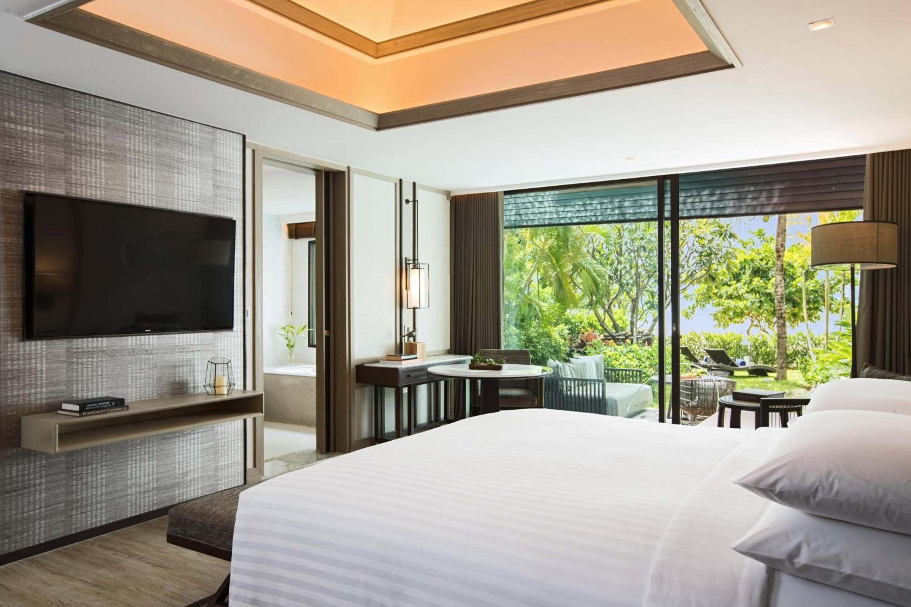 Villa, King Bed, Beach Front, Plunge Pool