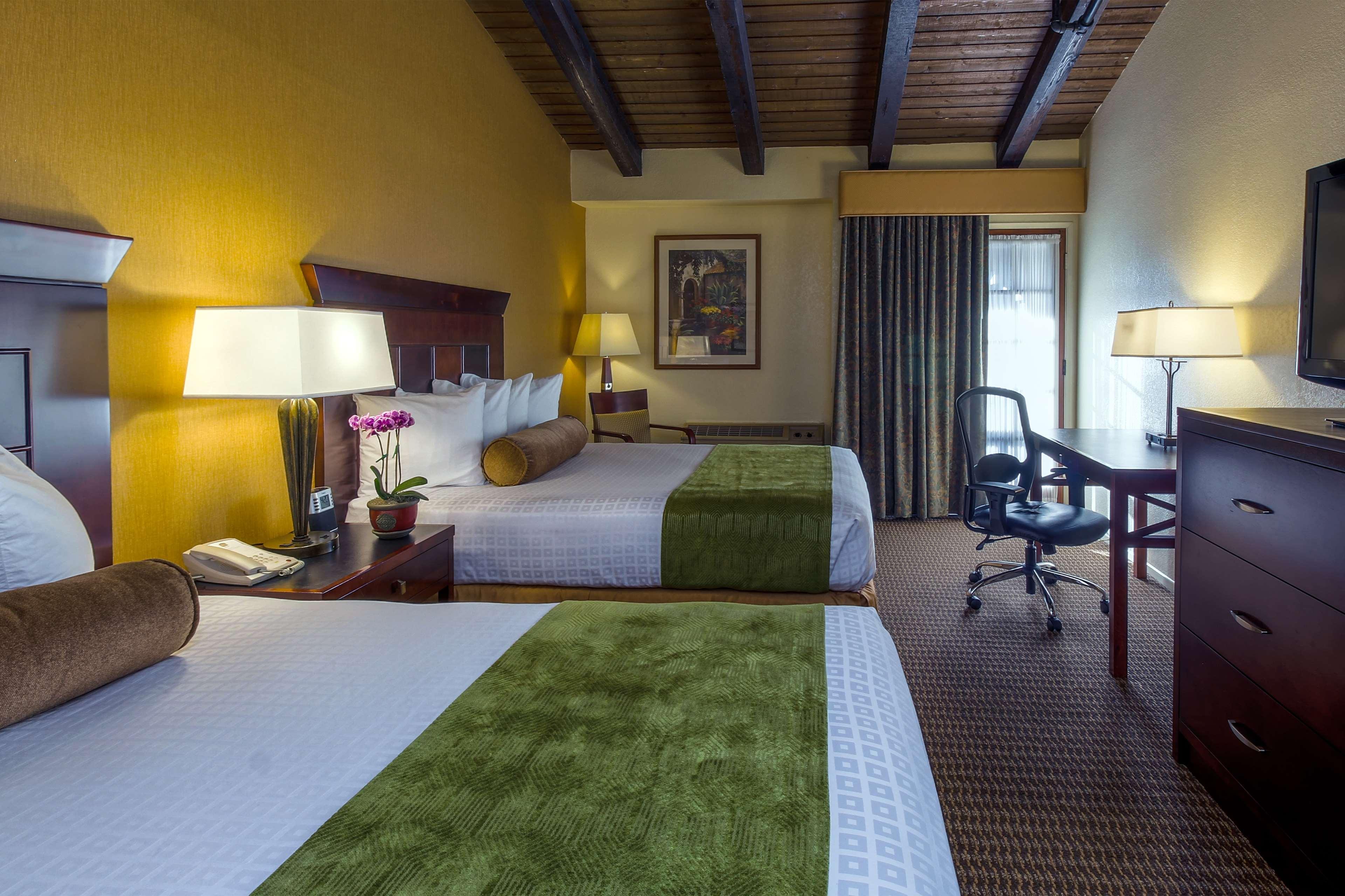Courtyard, 2 Queen Beds، Best Western Plus Carpinteria Inn 5/8