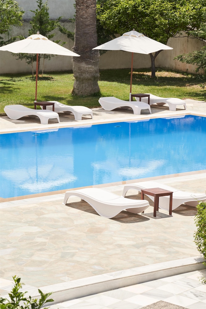 Polos Hotel Paros 83/90
