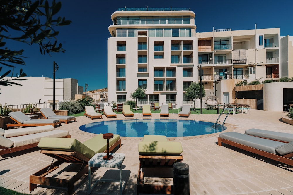 Reef Hotel & Spa 11/87