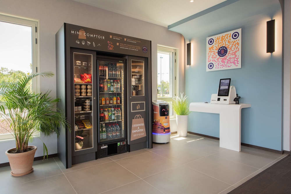 Campanile Smart Lyon Est Bron 4/46