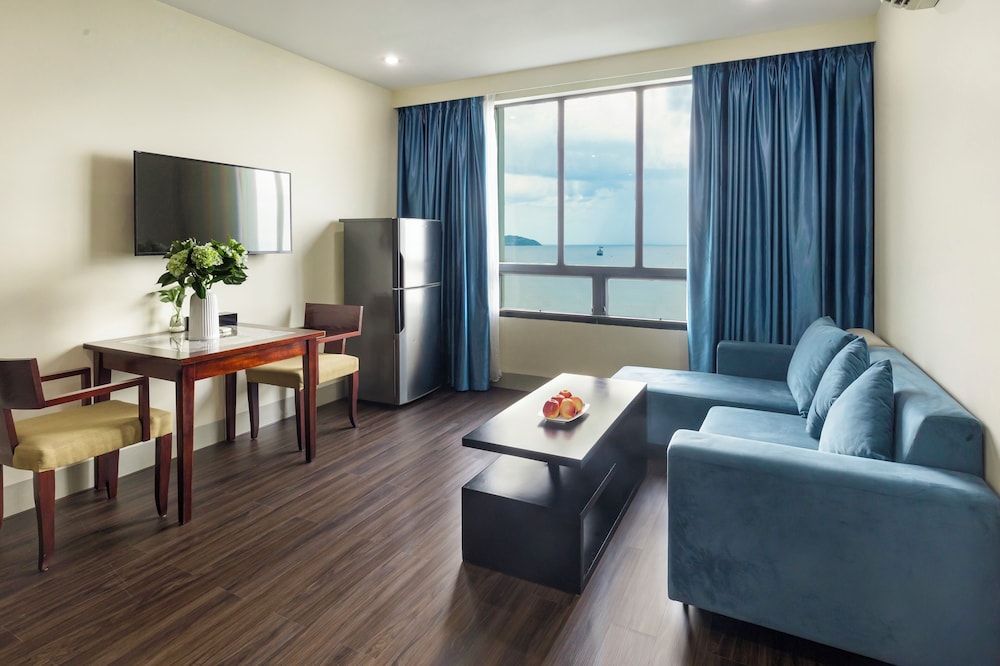 Sea Front Hotel 54/70