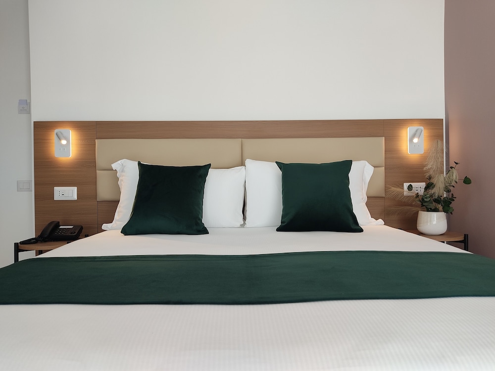 Massimi City Garden Hotel 26/58