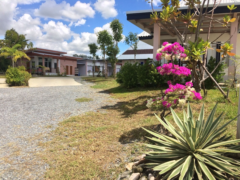 Suanrak Resort 9/16