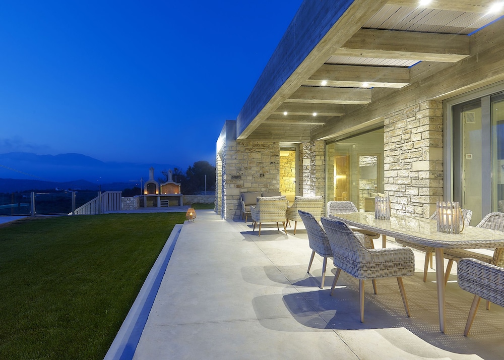Kouros & Kori Villas 8/49