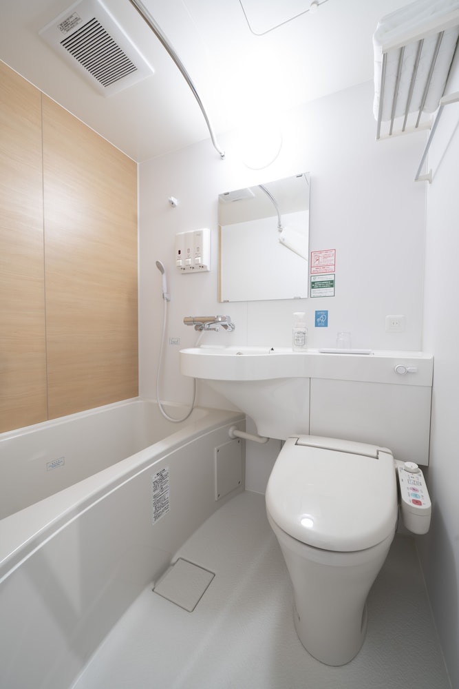 R&B Hotel Nagoya Shinkansen-guchi 24/24